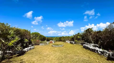Honey Creeper Road Eleuthera BS