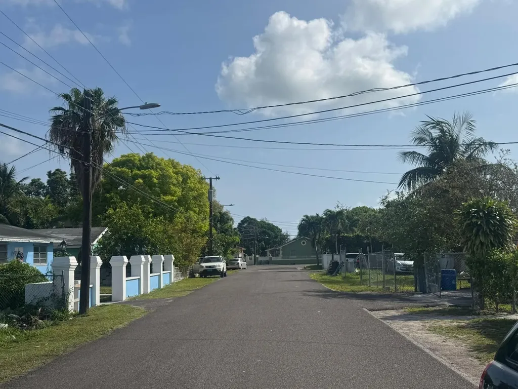 Samantha Drive, Marathon 9 New Providence Paradise Island BS