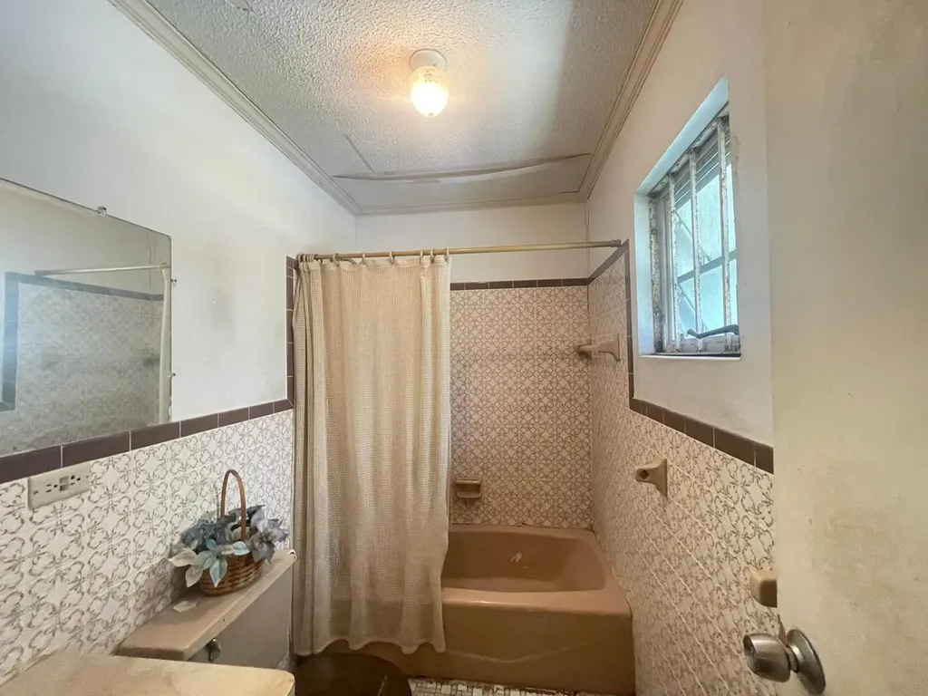 Golden Gates Home New Providence Paradise Island BS