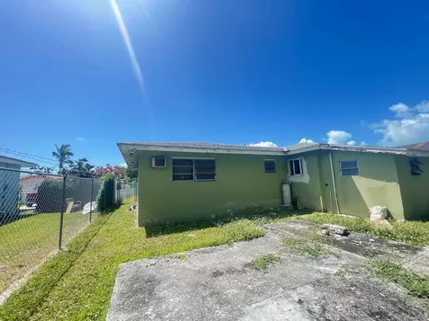 Golden Gates Home New Providence Paradise Island BS