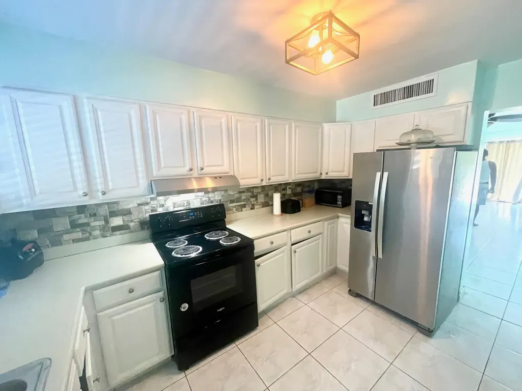 Indiana Gardens Condomini Grand Bahama Freeport BS