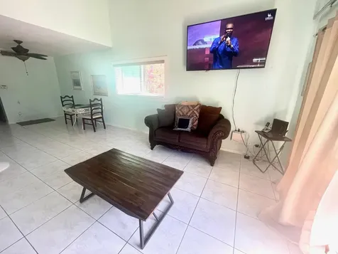 Indiana Gardens Condomini Grand Bahama Freeport BS