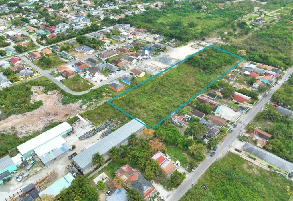 South Side Carmichael Roa New Providence Paradise Island BS