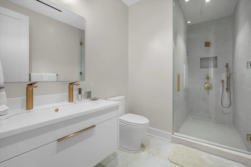 Aqualina New Providence Paradise Island BS