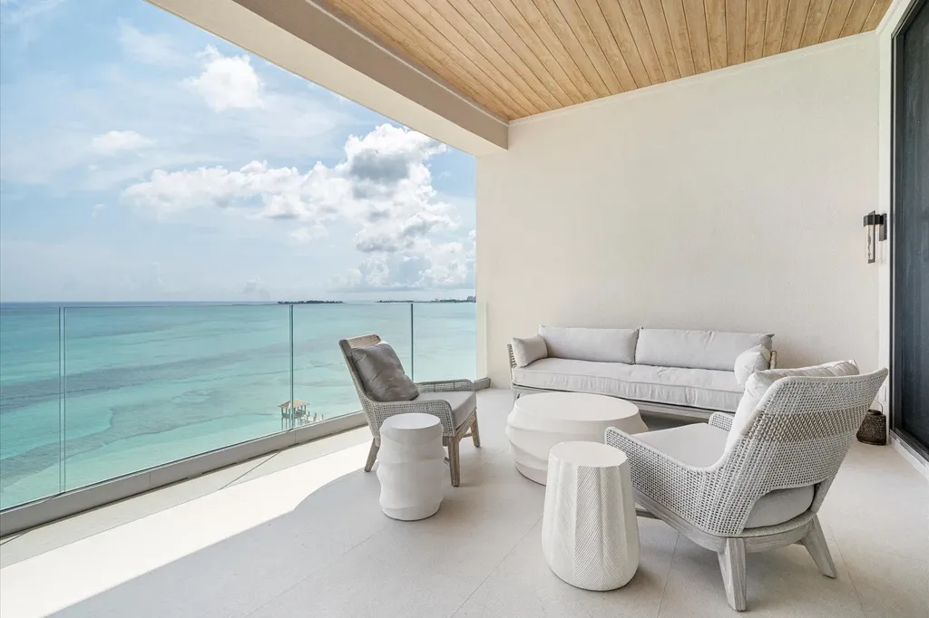 Aqualina New Providence Paradise Island BS