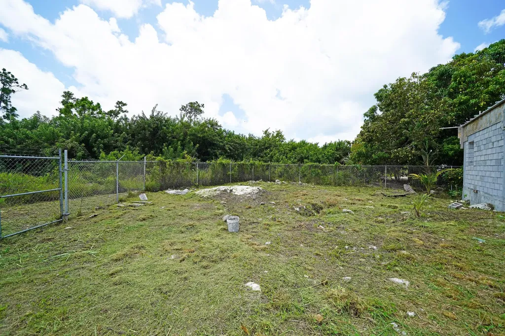 Tropical Gardens New Providence Paradise Island BS