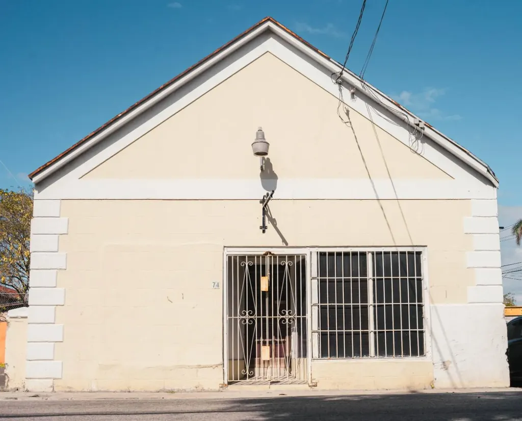 Dowdeswell Street 72 New Providence Paradise Island BS