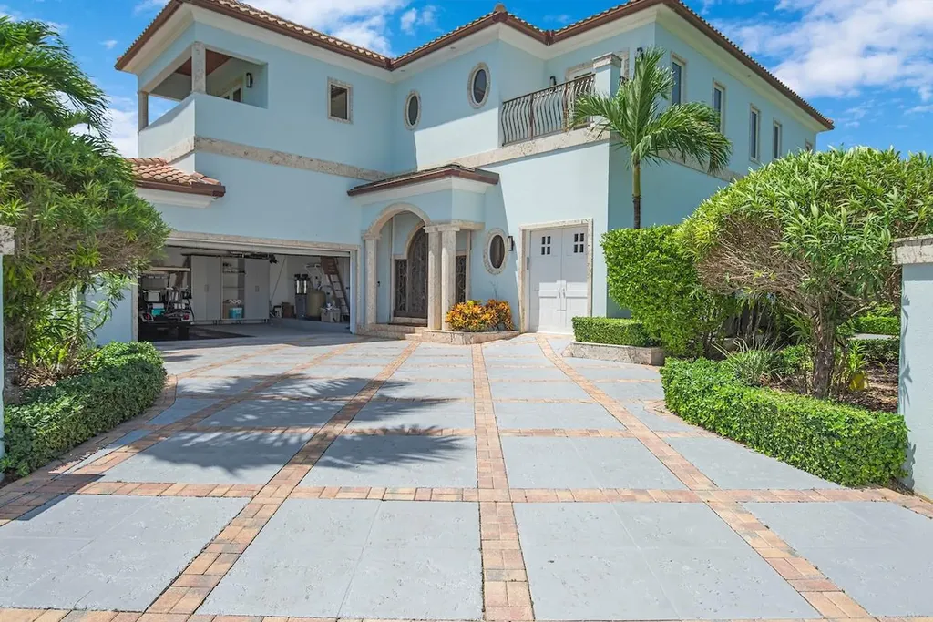 New Providence Paradise Island BS, 23 Ocean Club Drive