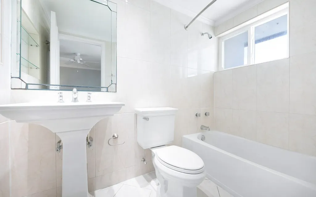 Penthouse 8b Conchrest New Providence Paradise Island BS