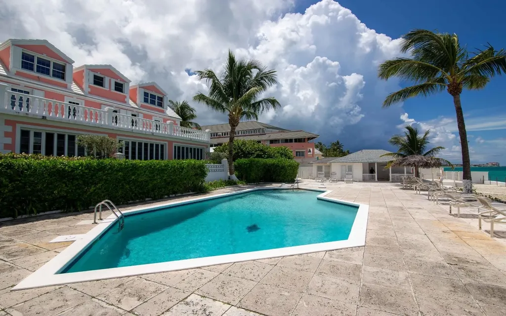 Penthouse 8b Conchrest New Providence Paradise Island BS