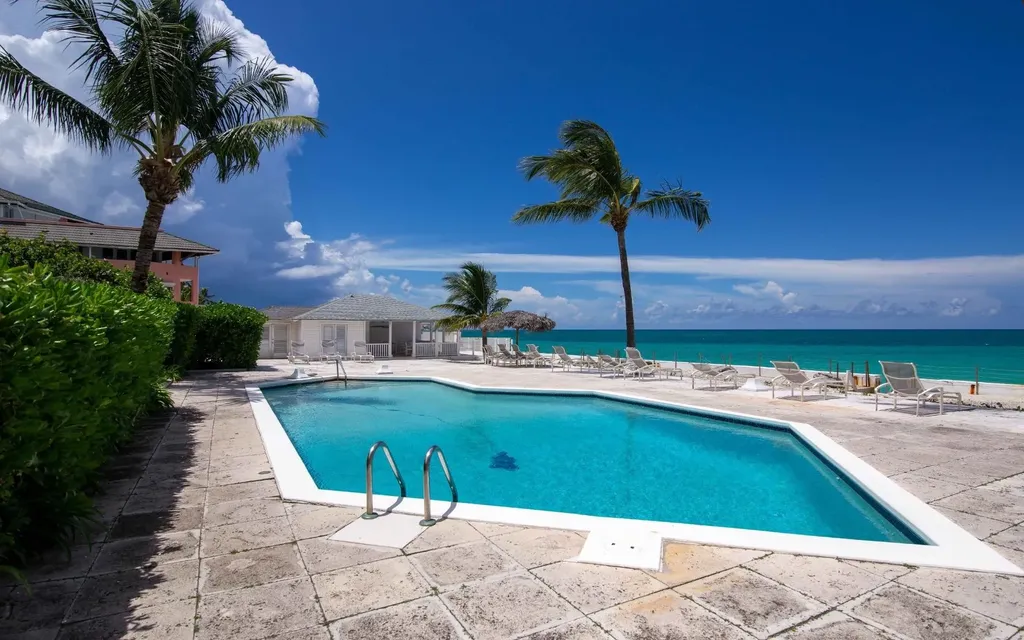 Penthouse 8b Conchrest New Providence Paradise Island BS