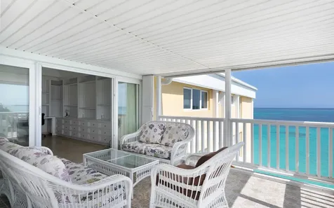 Penthouse 8b Conchrest New Providence Paradise Island BS