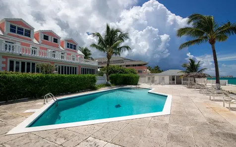 Penthouse 8b Conchrest New Providence Paradise Island BS