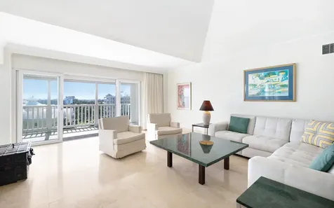 Penthouse 8b Conchrest New Providence Paradise Island BS