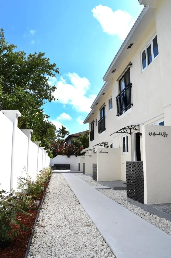 Casa Rosada, Cable Beach New Providence Paradise Island BS