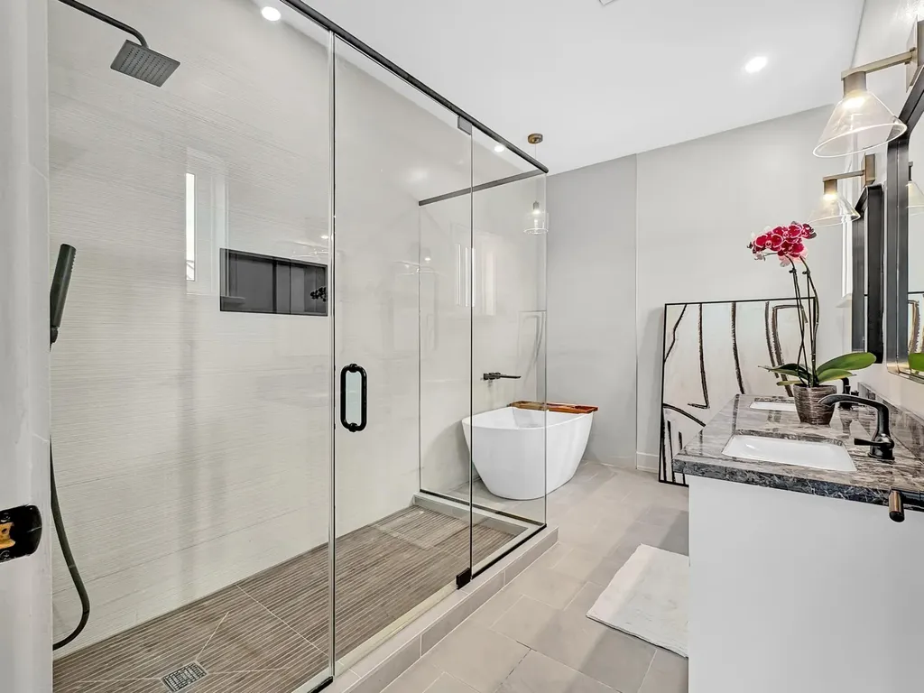 Balmoral, Sanford Drive New Providence Paradise Island BS