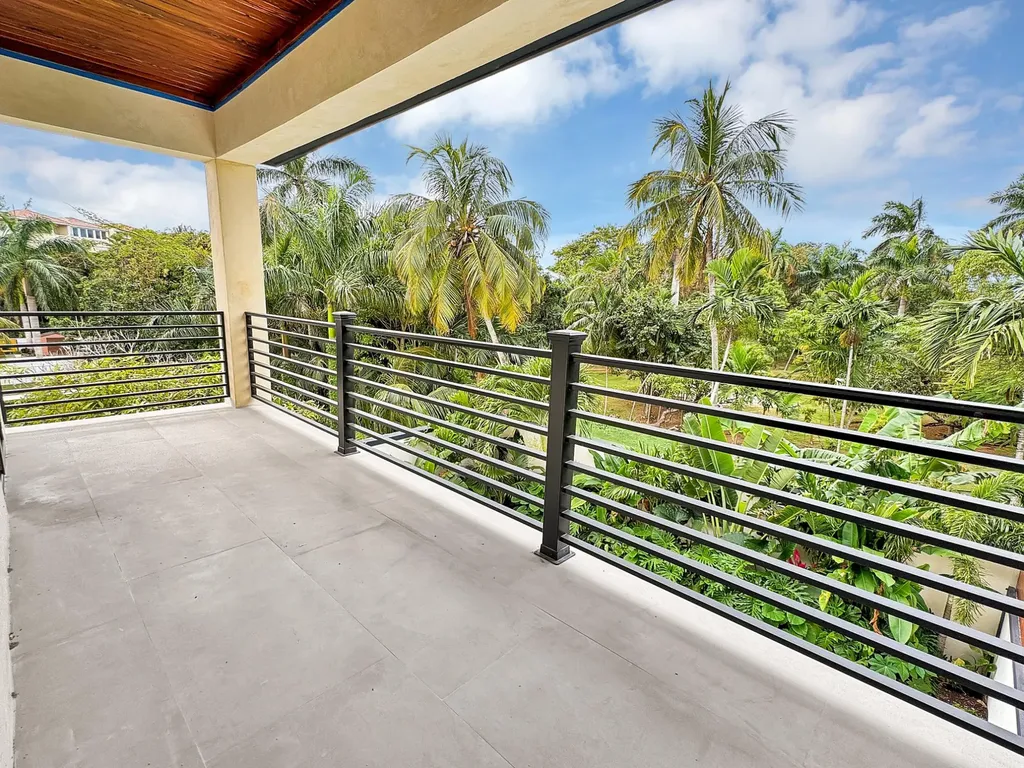 Balmoral, Sanford Drive New Providence Paradise Island BS