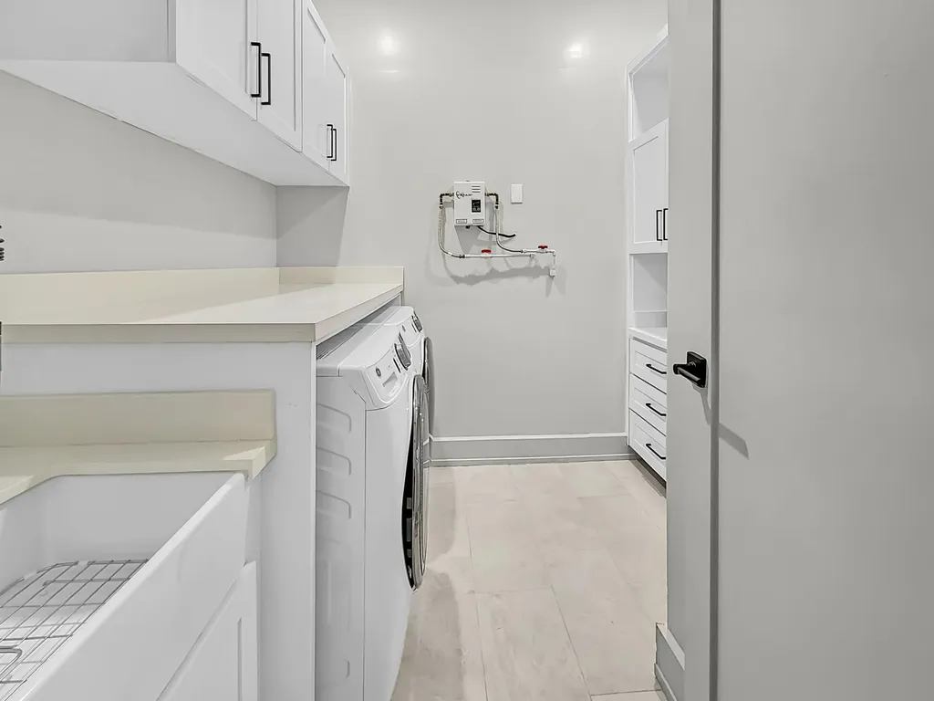 Balmoral, Sanford Drive New Providence Paradise Island BS