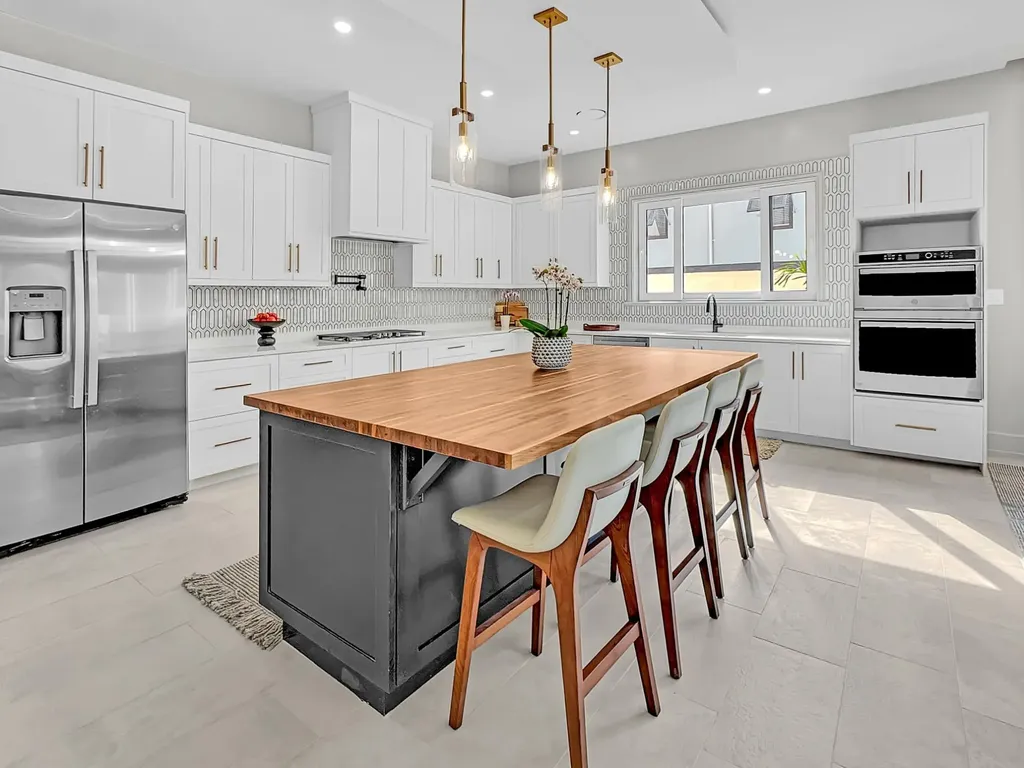 Balmoral, Sanford Drive New Providence Paradise Island BS