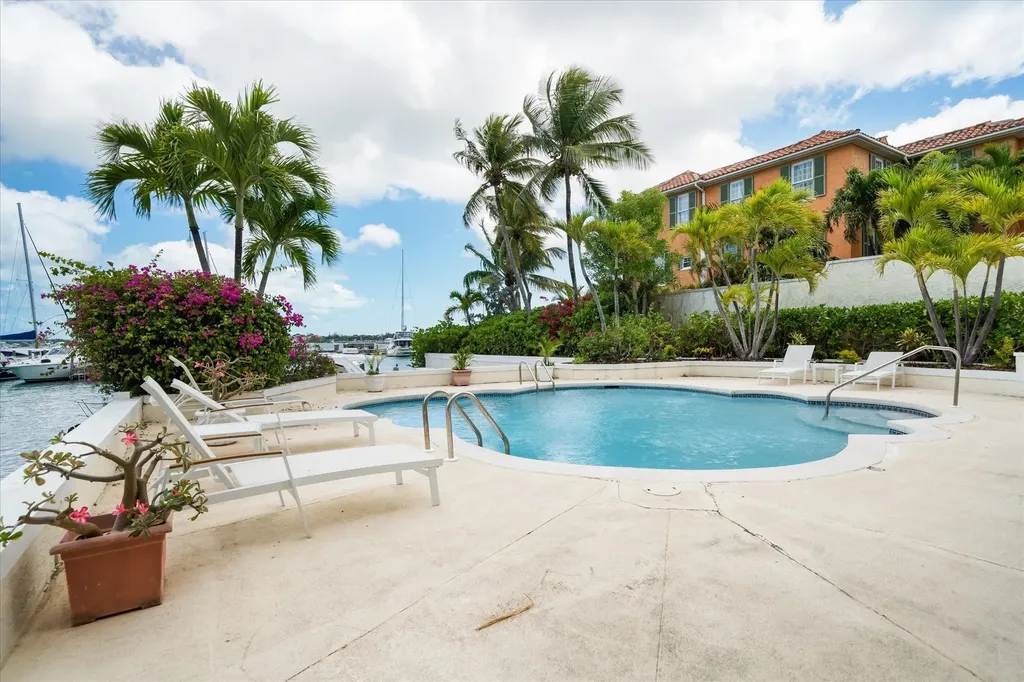 Noble House New Providence Paradise Island BS