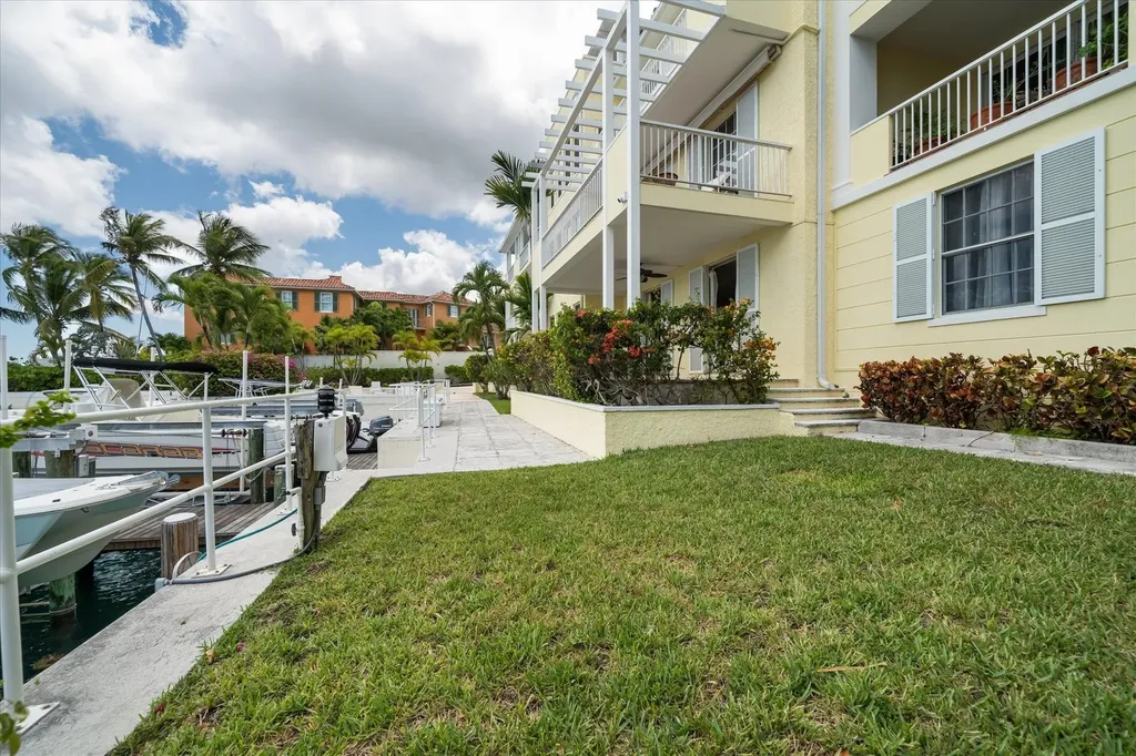 Noble House New Providence Paradise Island BS