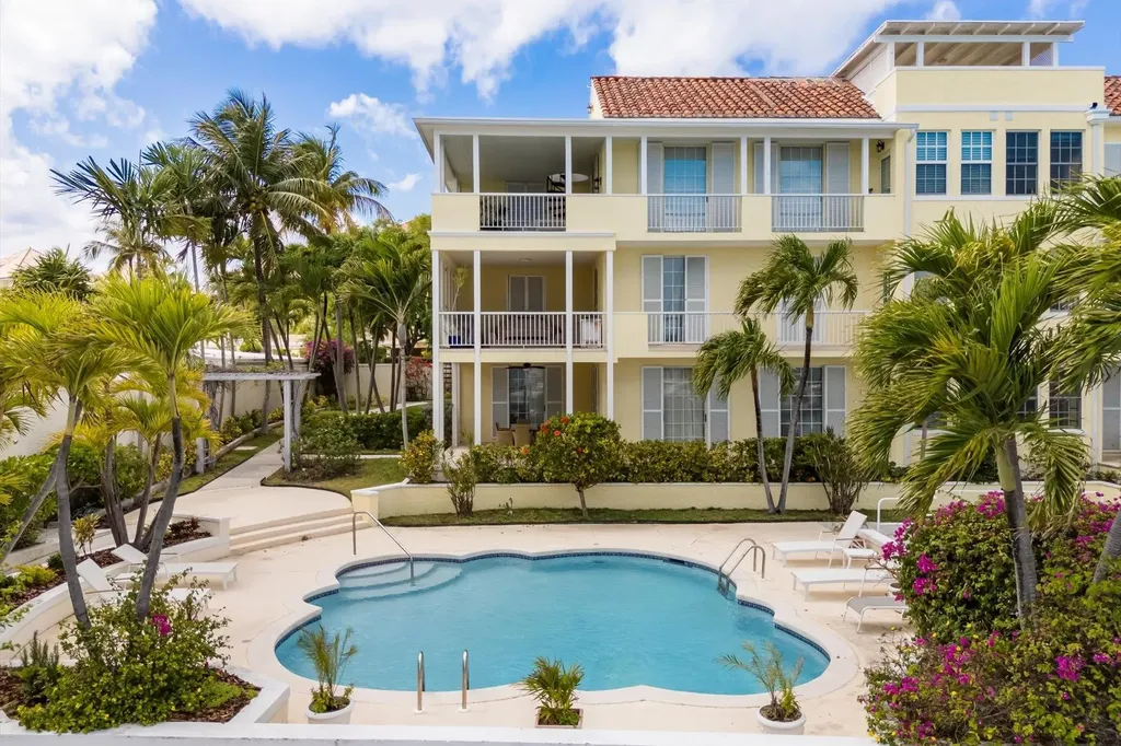 Noble House New Providence Paradise Island BS