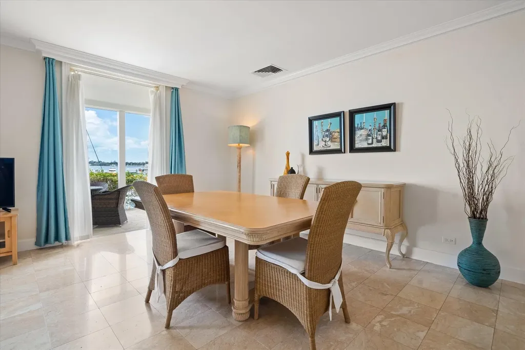 Noble House New Providence Paradise Island BS