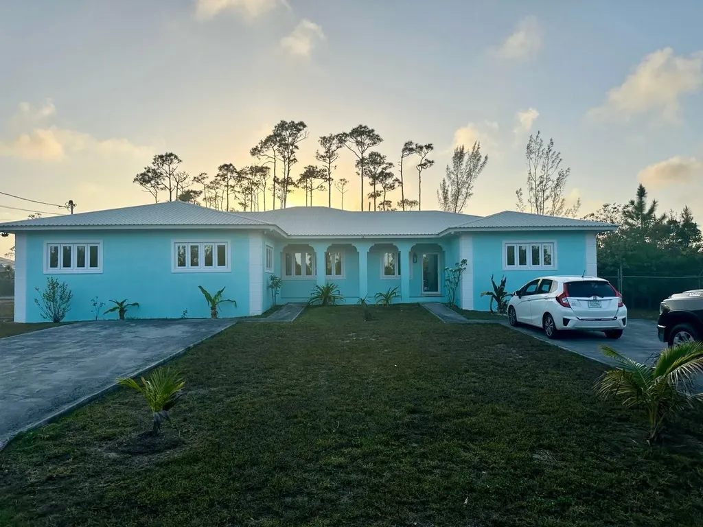 Lincoln Green Duplex Grand Bahama Freeport BS