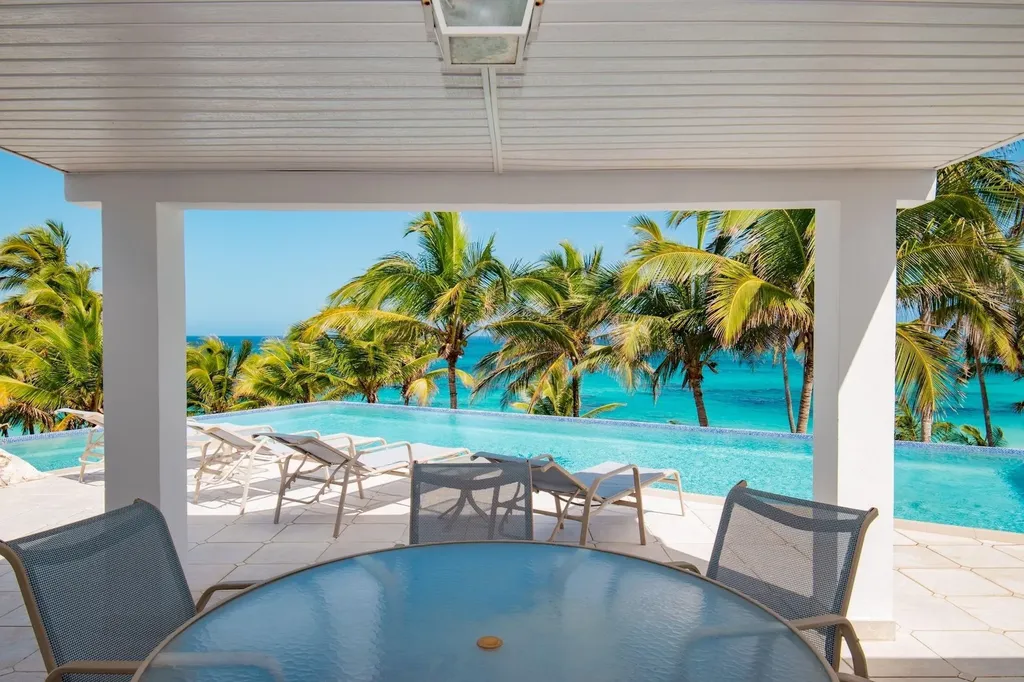 Helios Estate Eleuthera BS