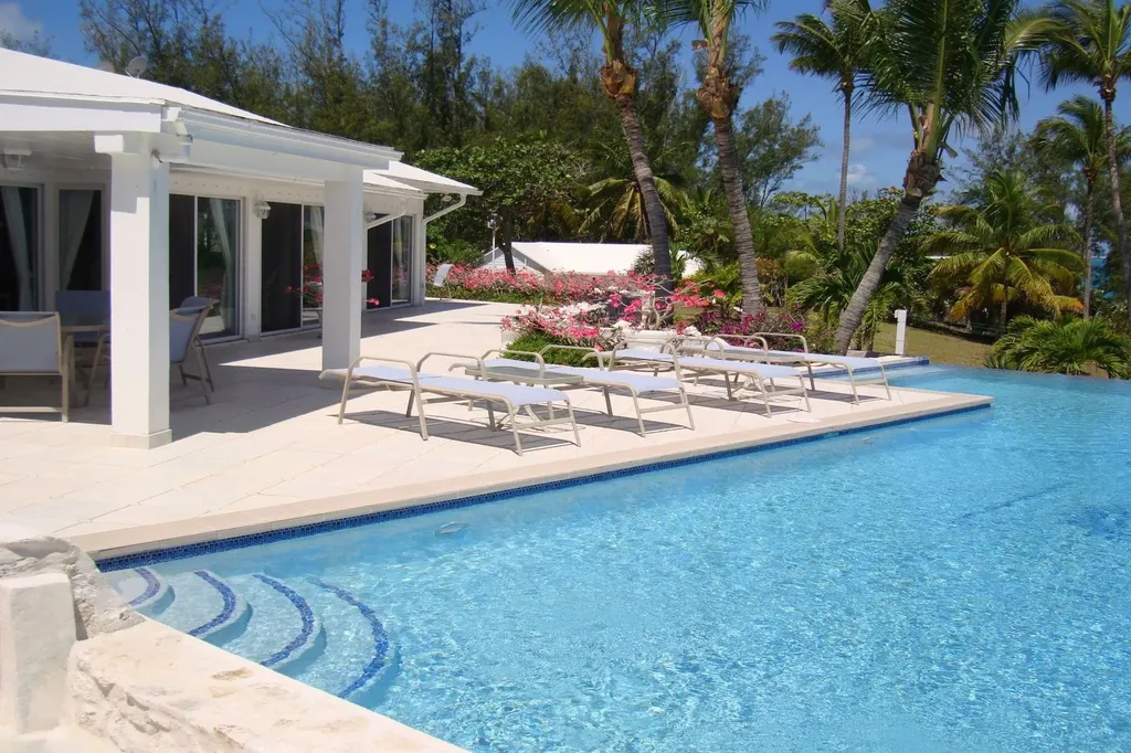 Helios Estate Eleuthera BS