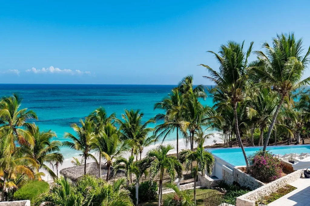 Helios Estate Eleuthera BS