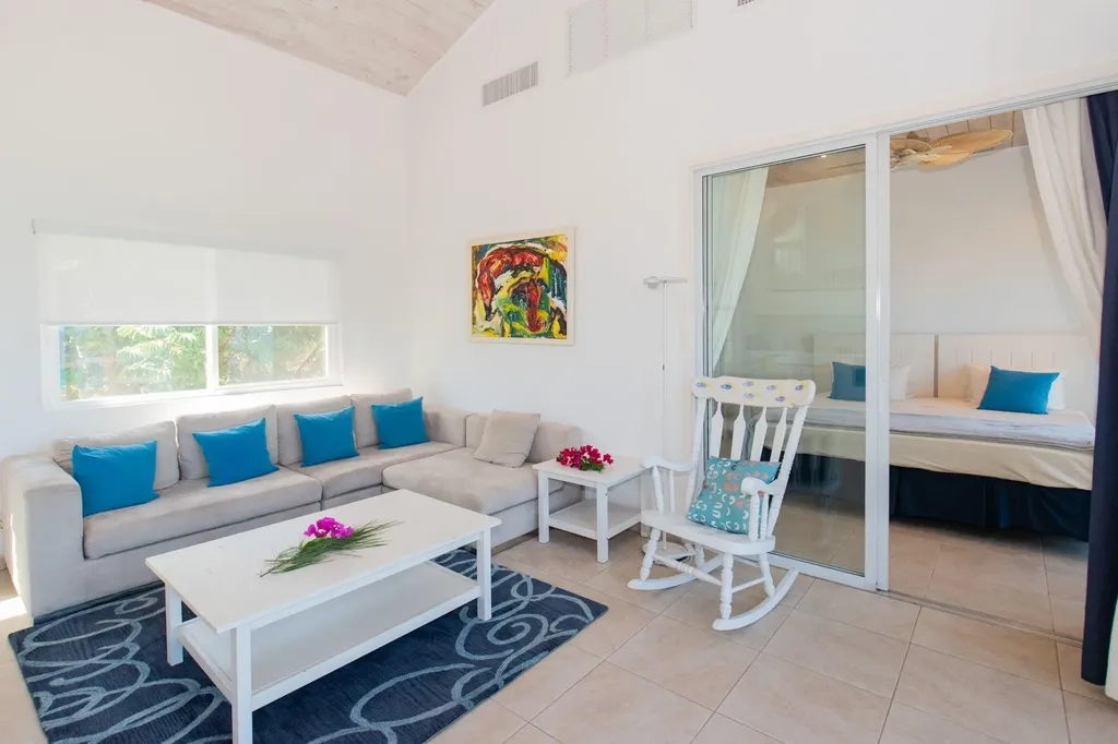 Helios Estate Eleuthera BS