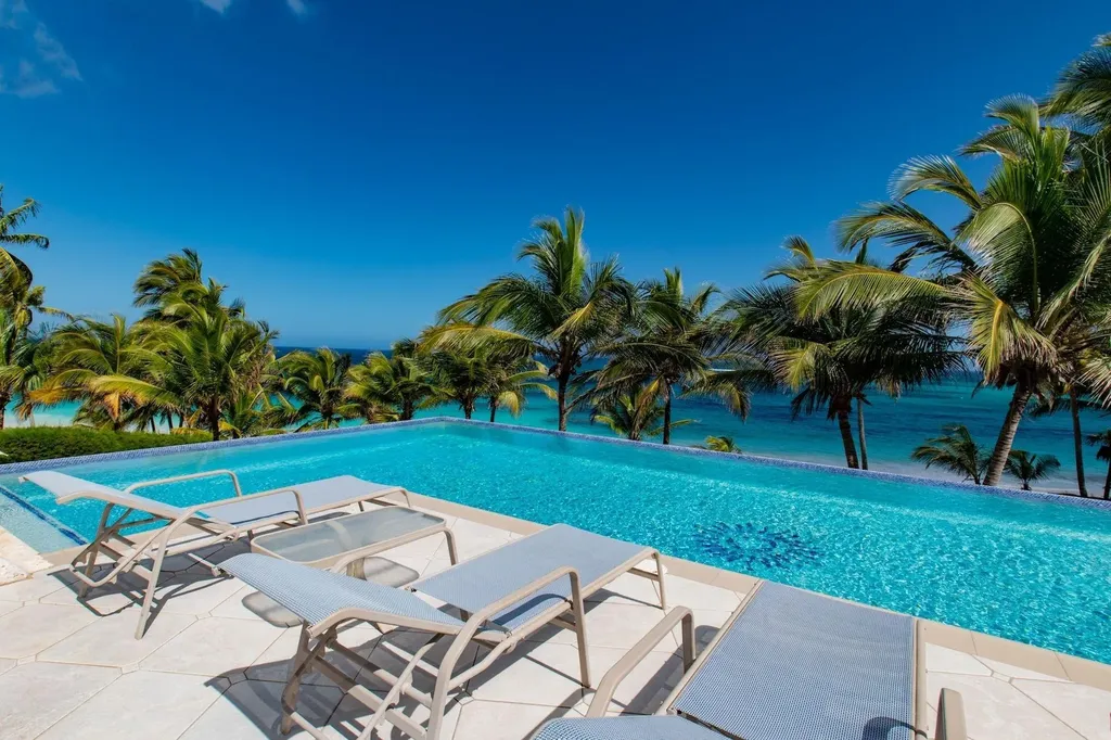 Helios Estate Eleuthera BS