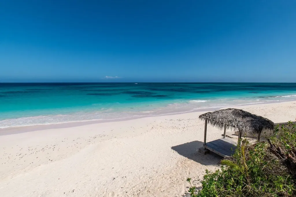 Helios Estate Eleuthera BS