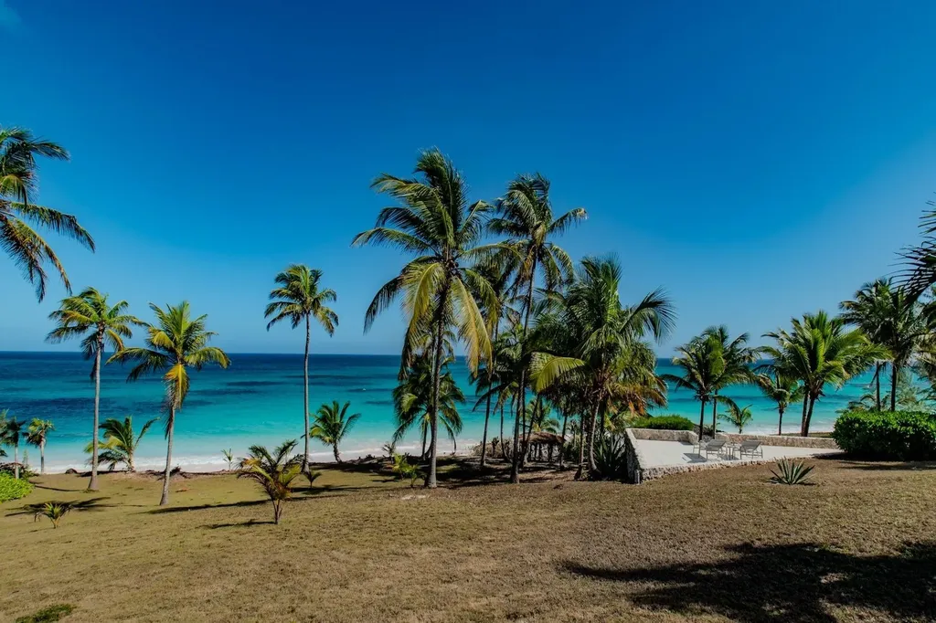 Helios Estate Eleuthera BS