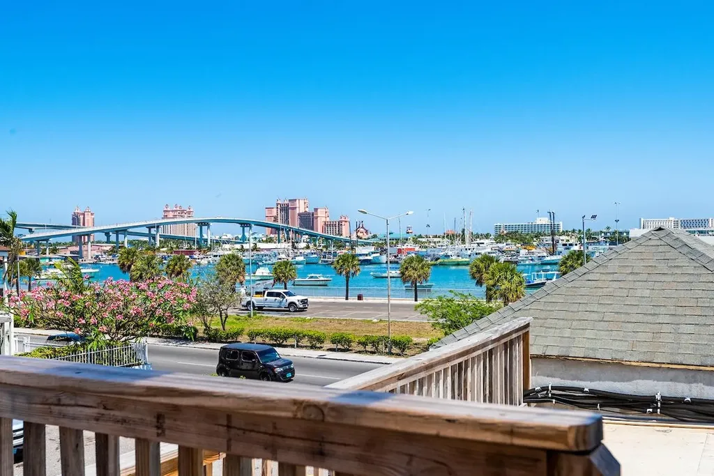 East Bay Street 83 New Providence Paradise Island BS