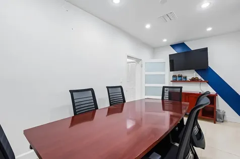 East Bay Street 83 New Providence Paradise Island BS