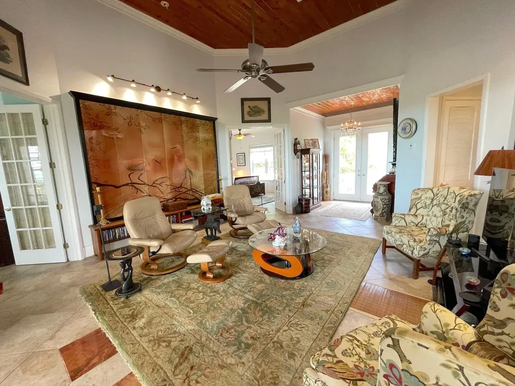 3/2 Harbour View Home Long Island BS