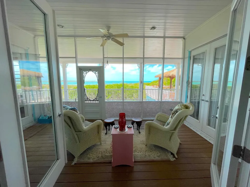 3/2 Harbour View Home Long Island BS