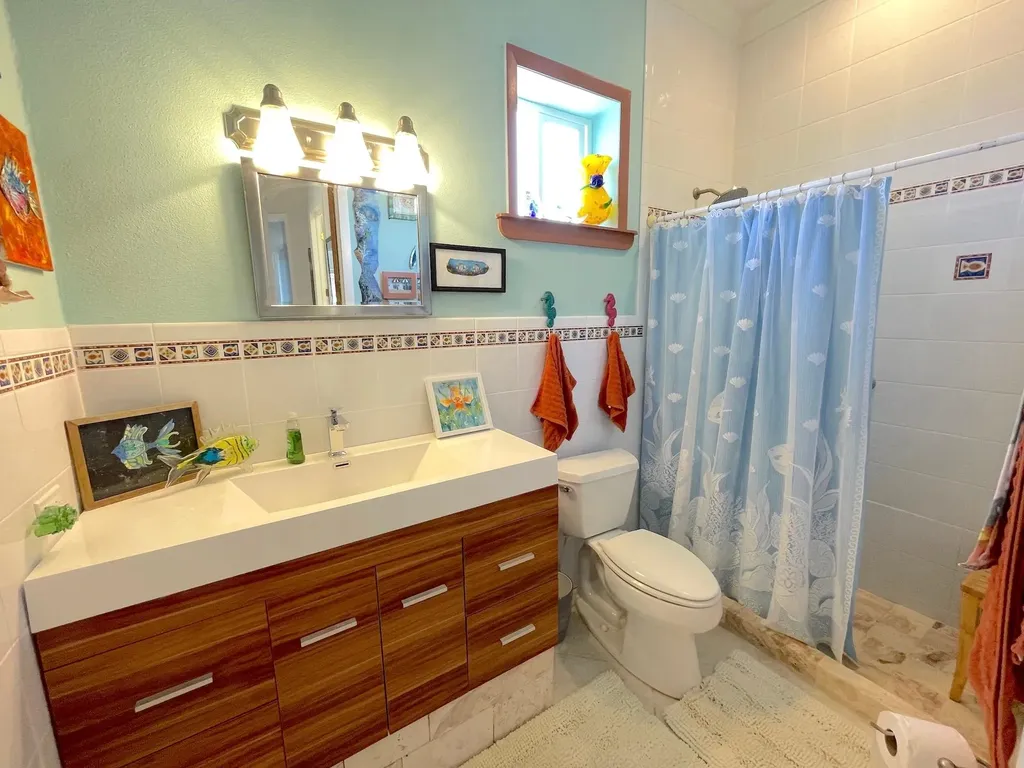 3/2 Harbour View Home Long Island BS