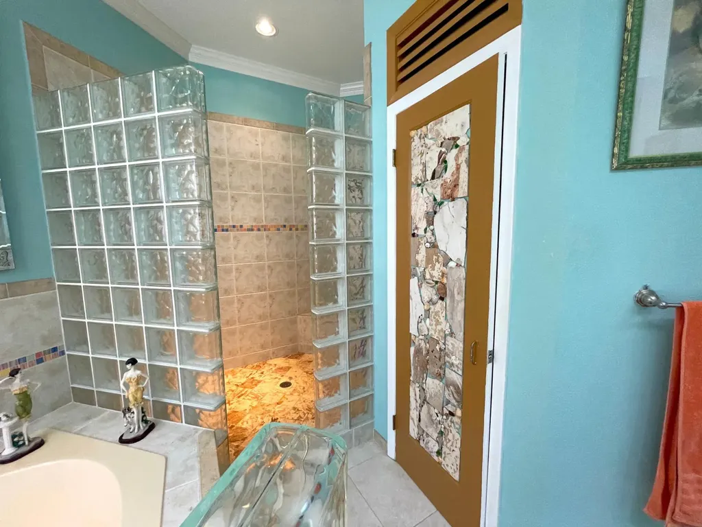 3/2 Harbour View Home Long Island BS