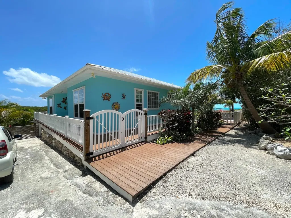 3/2 Harbour View Home Long Island BS