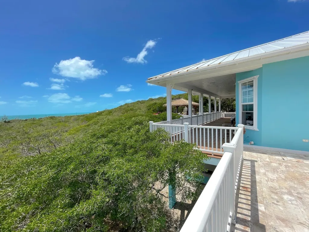 3/2 Harbour View Home Long Island BS