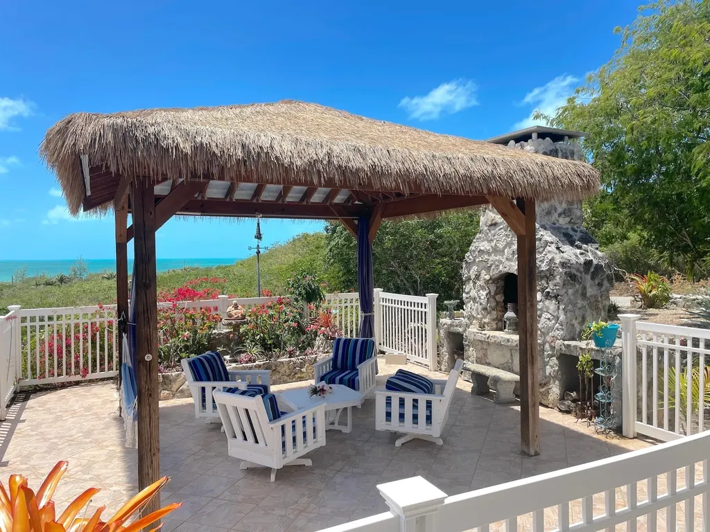 3/2 Harbour View Home Long Island BS