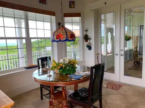 3/2 Harbour View Home Long Island BS