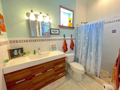 3/2 Harbour View Home Long Island BS