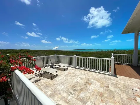 3/2 Harbour View Home Long Island BS