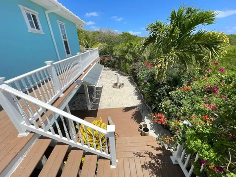 3/2 Harbour View Home Long Island BS