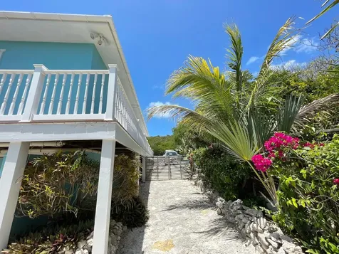 3/2 Harbour View Home Long Island BS