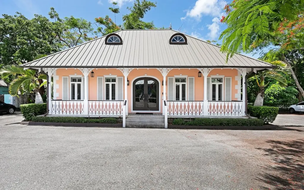 Pineapple House, Old Fort Bay New Providence Paradise Island BS